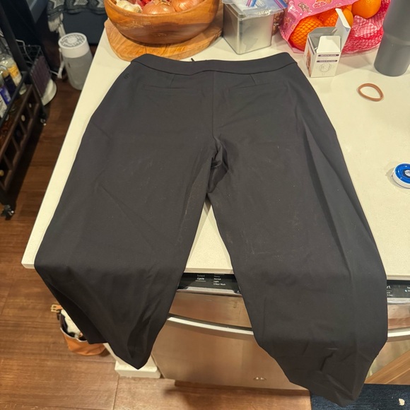 Lululemon Tapered Leg Mid Rise Pant - Picture 3 of 6